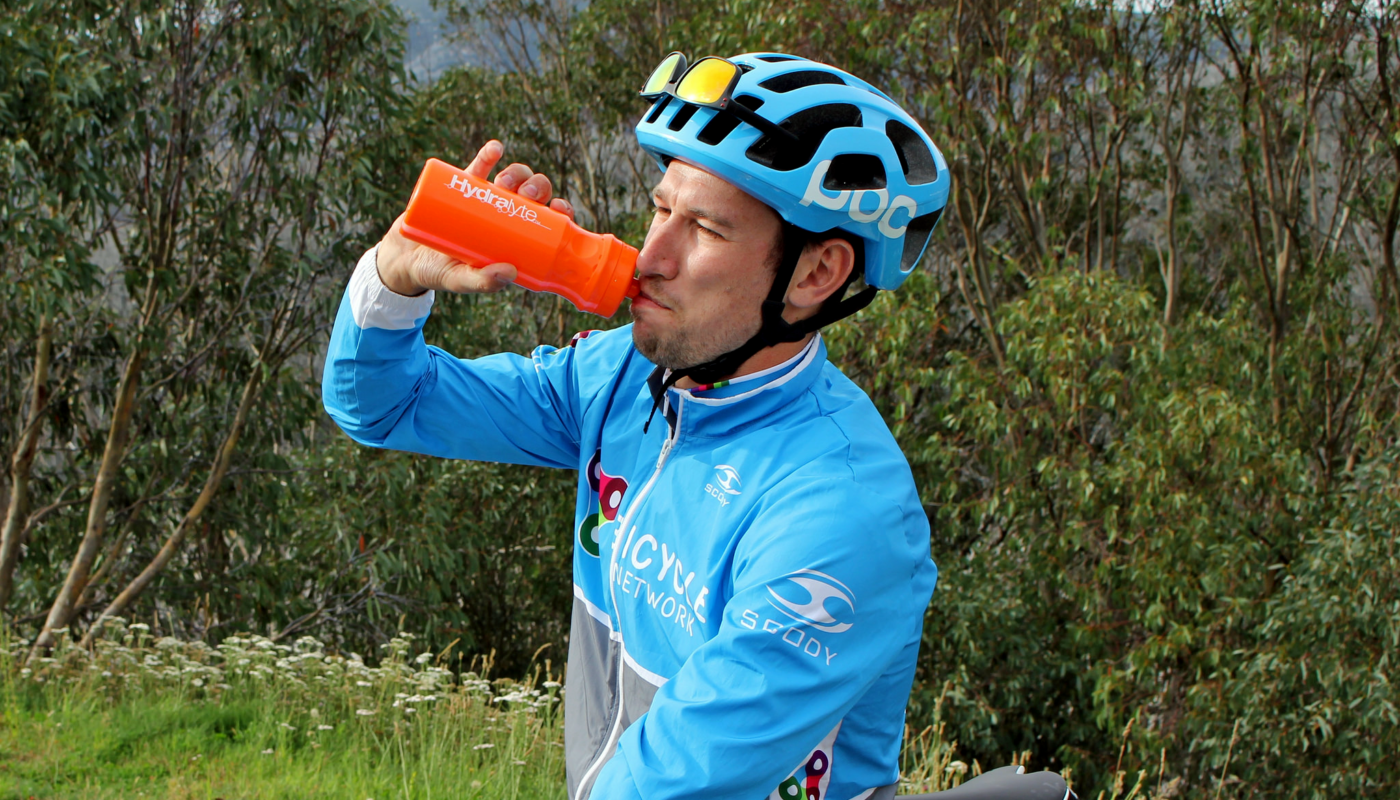 Cycling hydration: Is 1 water bottle or 2 best on long rides?