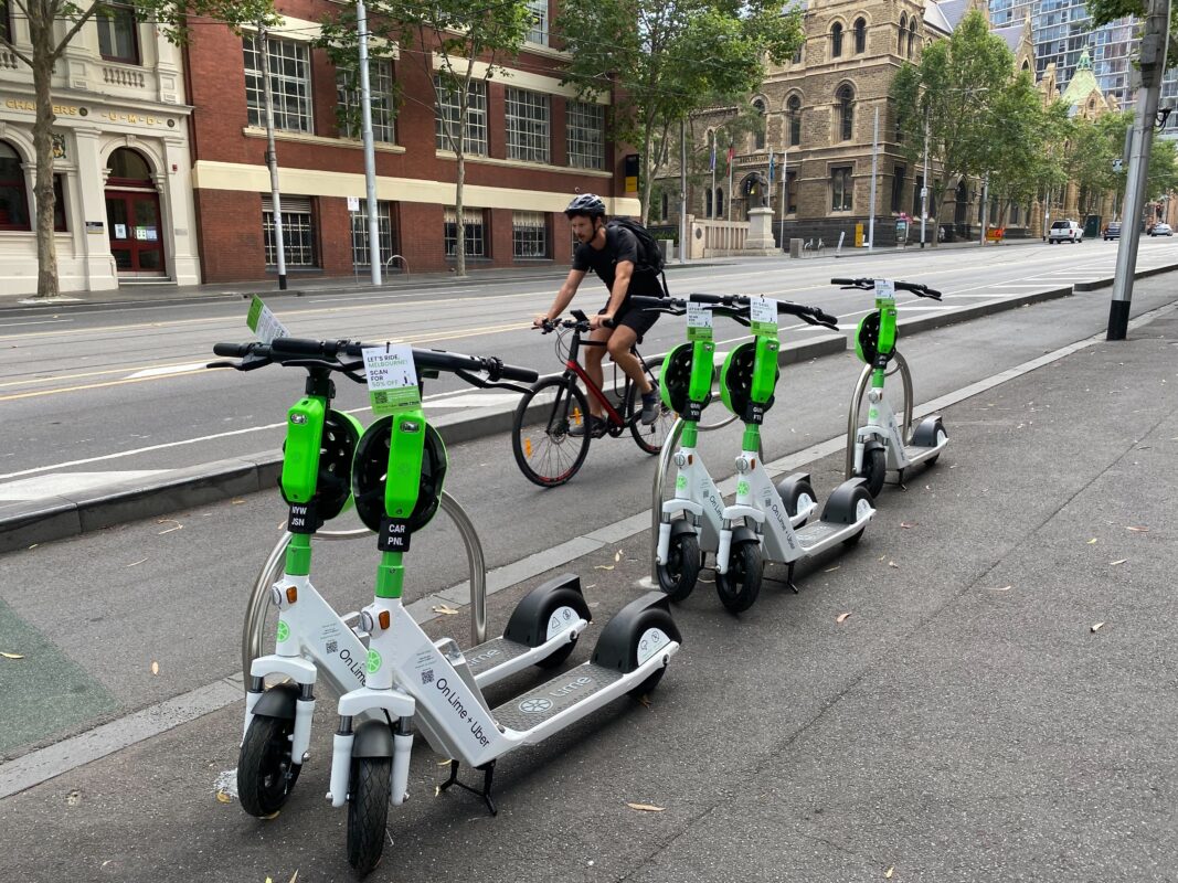 Solskoldning Disciplinære Hold op E-scooters hit the streets of Melbourne | Newsroom | Bicycle Network